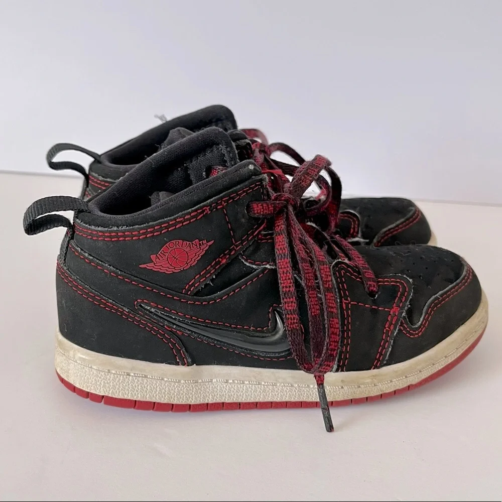 Nike Air Jordan 1 Mid Fearless Black/Red Size 9